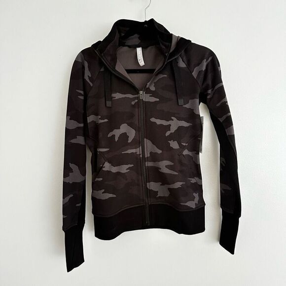 ATHLETA Triumph Printed Hoodie XS Camo Print Sweatshirt Jacket NEW - Picture 2 of 9